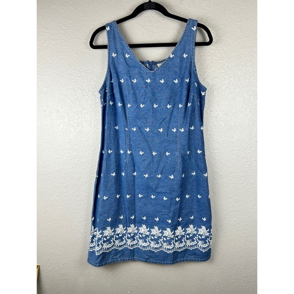 Vision Apparel Dresses & Skirts - Y2K Vision Apparel Denim Embroidered Shift Dress Blue Size M/L Feminine Cottage